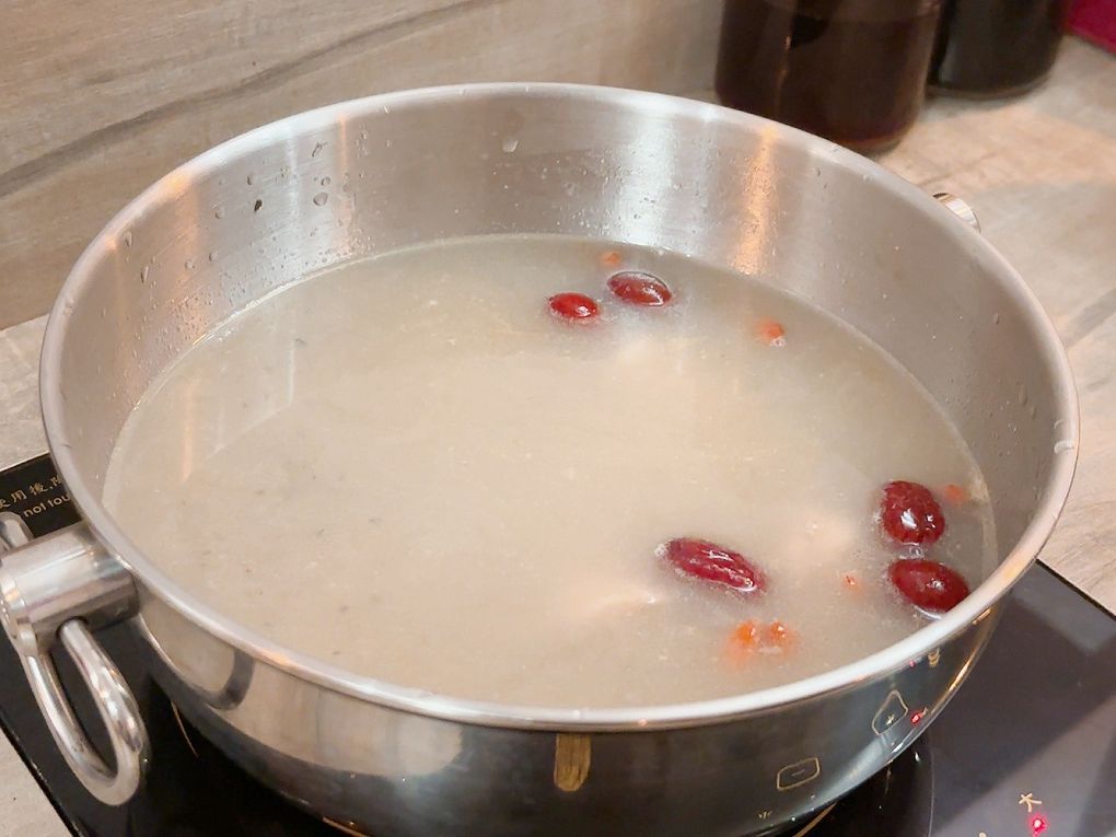 【台北痛風鍋推薦】極蜆鍋物 澳門花甲蟹鍋  這鍋太囂張！活蟹現炒現場爆香超浮誇！ @貝大小姐的多元心宇宙