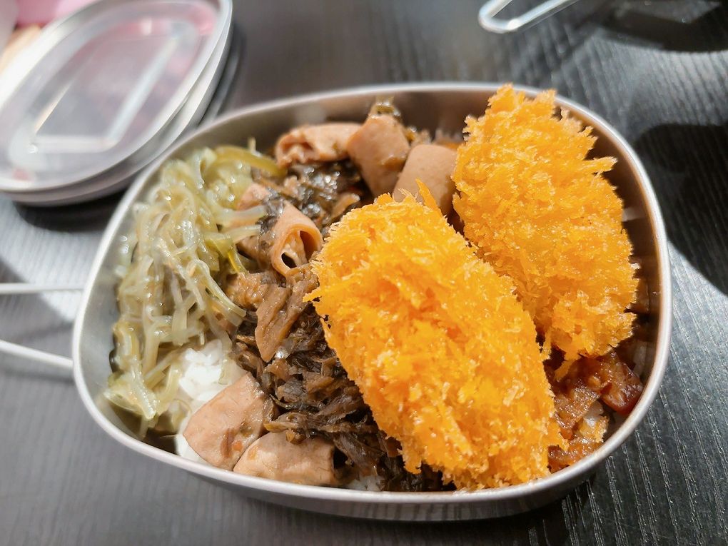 【桃園 龜山平價美食推薦】上座 古傳滷肉飯專賣店  情人節美味推薦：古早摩天輪套餐帶你穿越時光的戀愛滋味！ @貝大小姐的多元心宇宙