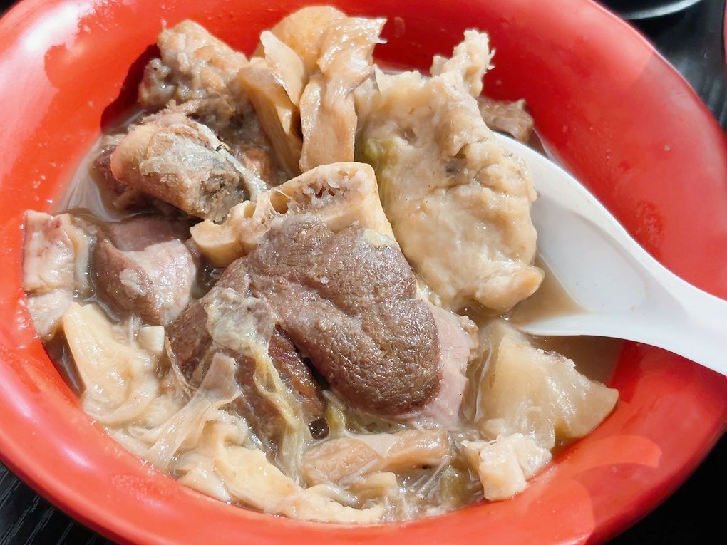 【桃園 龜山平價美食推薦】上座 古傳滷肉飯專賣店  情人節美味推薦：古早摩天輪套餐帶你穿越時光的戀愛滋味！ @貝大小姐的多元心宇宙