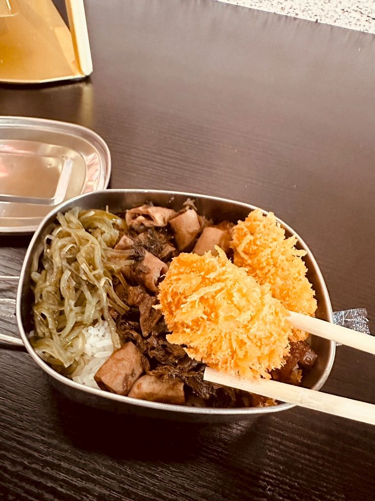 【桃園 龜山平價美食推薦】上座 古傳滷肉飯專賣店  情人節美味推薦：古早摩天輪套餐帶你穿越時光的戀愛滋味！ @貝大小姐的多元心宇宙