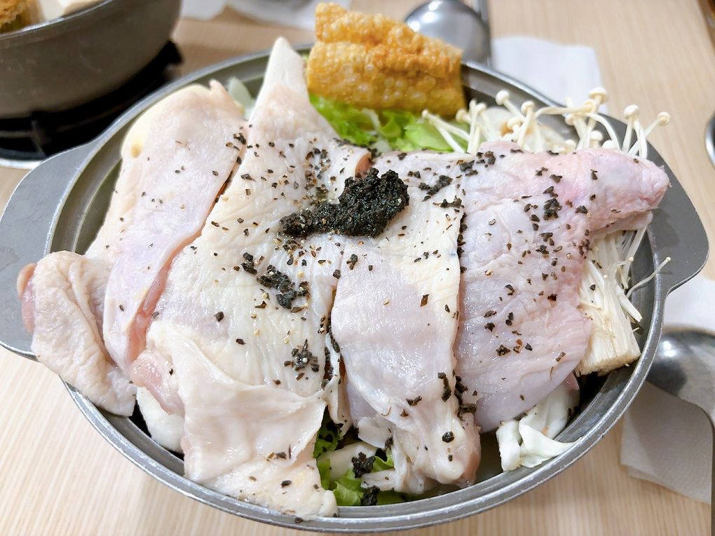 【桃園蘆竹平價小火鍋推薦】強鍋 平價也能奢華，火烤兩吃超霸氣！燒烤火鍋一次滿足！ @貝大小姐的多元心宇宙