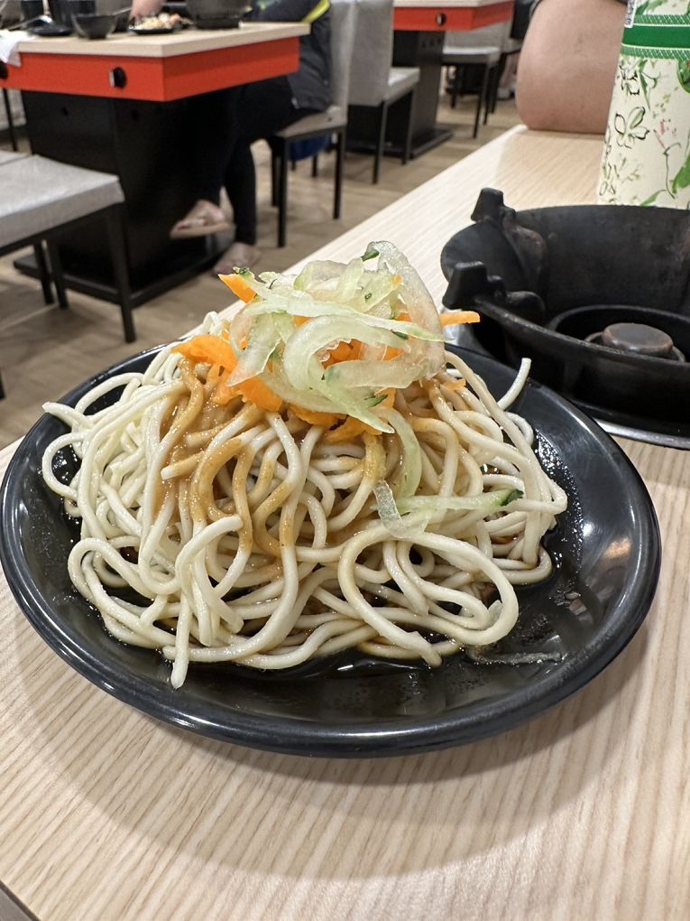 【桃園蘆竹平價小火鍋推薦】強鍋 平價也能奢華，火烤兩吃超霸氣！燒烤火鍋一次滿足！ @貝大小姐的多元心宇宙