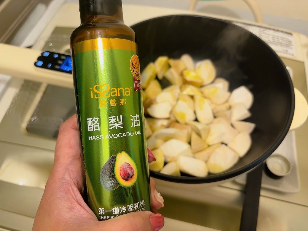 【網購 酪梨油推薦】愛善那 特級初酢酪梨油 生飲高溫料理全都難不倒，廚房新手也能輕鬆零失誤！ @貝大小姐的多元心宇宙