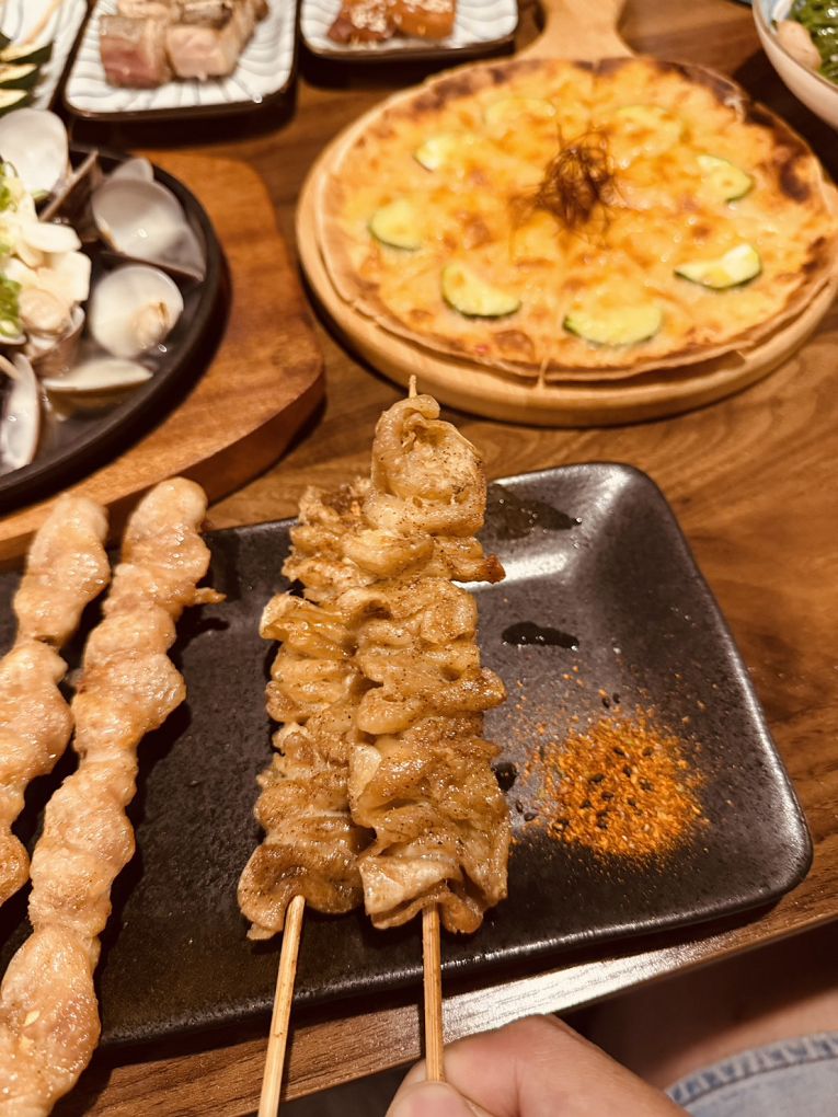 【板橋居酒屋推薦】菁禾町居酒屋  小酌解壓神店！串燒、炸物、暢飲499，讓你吃到停不下來！ @貝大小姐的多元心宇宙