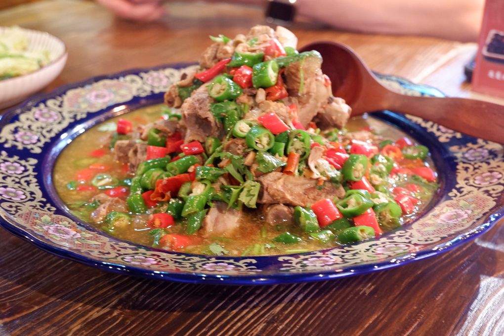 【忠孝復興站餐酒館推薦】調味品串酒坊 微醺限定！忠孝復興站最Chill餐酒館，火山排骨配特調生啤太銷魂！ @貝大小姐的多元心宇宙