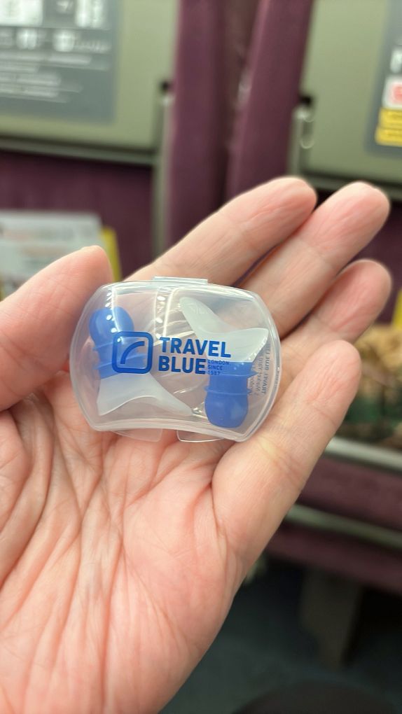 【網購 旅行配件推薦 】Travel Blue 藍旅-旅途有型禮盒(經典款)開箱,讓高鐵台鐵變成頭等艙的祕密武器,讓出差路上比度假還舒服! @貝大小姐的多元心宇宙 【網購 旅行配件推薦 】Travel Blue 藍旅-旅途有型禮盒(經典款)開箱,讓高鐵台鐵變成頭等艙的祕密武器,讓出差路上比度假還舒服! @貝大小姐的多元心宇宙