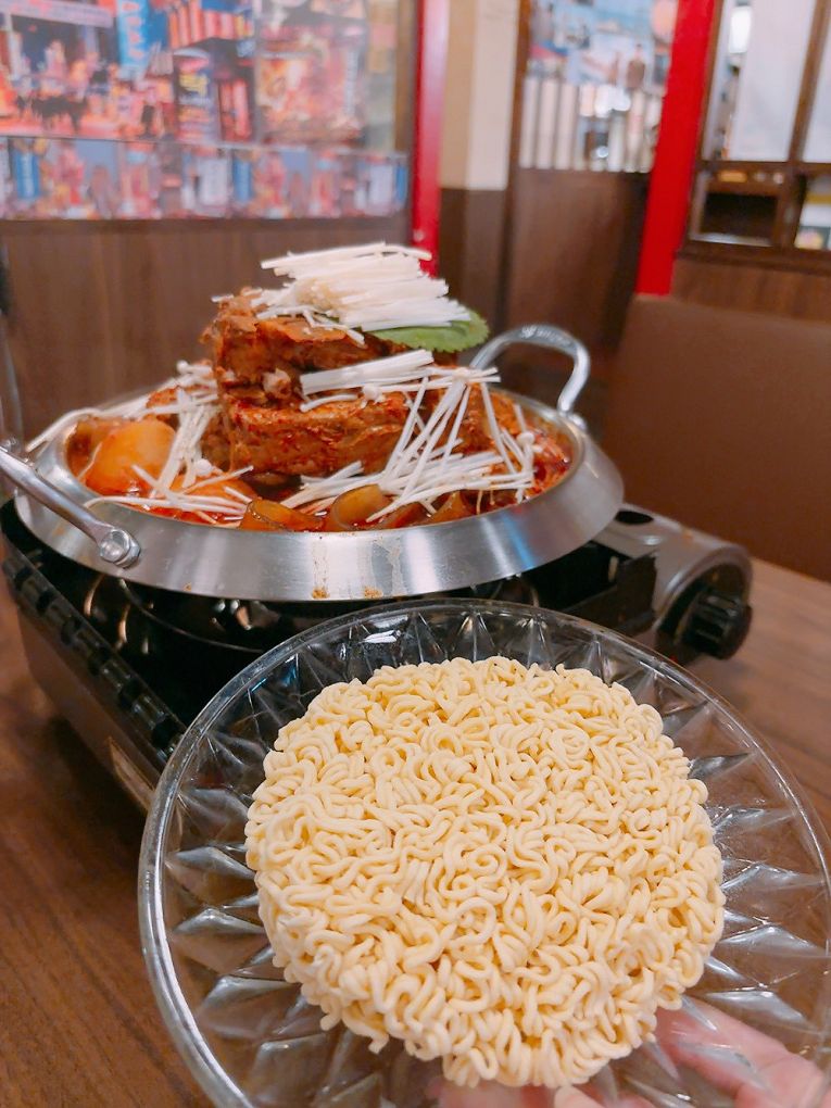 【中山站美食推薦】歐巴樂首爾餐桌 秋天進補就靠這鍋蔘雞湯!貼心補身兩不誤~ @貝大小姐的多元心宇宙 【中山站美食推薦】歐巴樂首爾餐桌 秋天進補就靠這鍋蔘雞湯!貼心補身兩不誤~ @貝大小姐的多元心宇宙