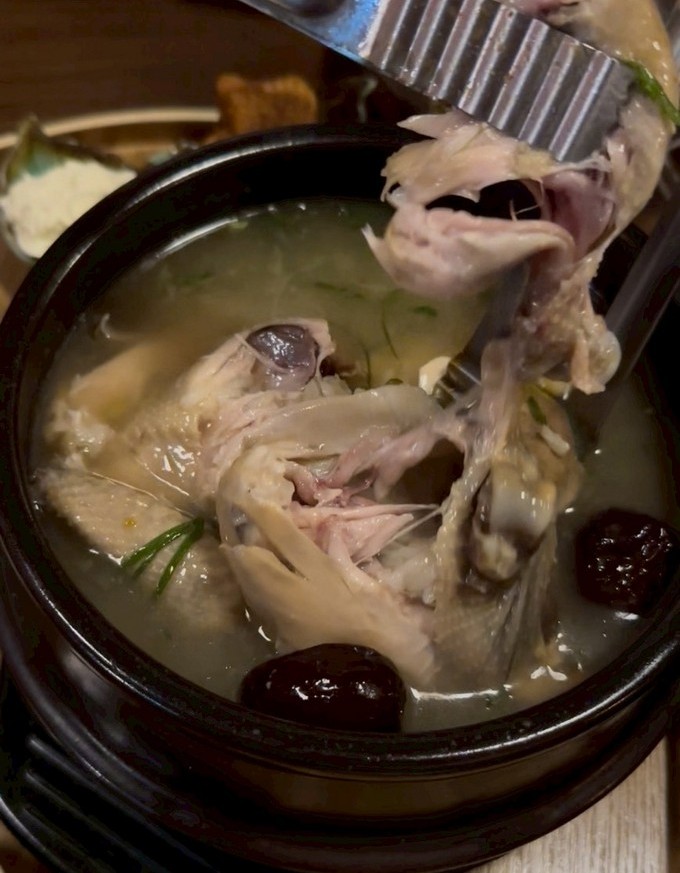 【中山站美食推薦】歐巴樂首爾餐桌 秋天進補就靠這鍋蔘雞湯!貼心補身兩不誤~ @貝大小姐的多元心宇宙 【中山站美食推薦】歐巴樂首爾餐桌 秋天進補就靠這鍋蔘雞湯!貼心補身兩不誤~ @貝大小姐的多元心宇宙