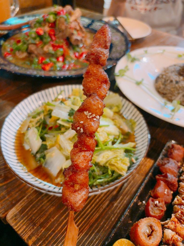 【忠孝復興站餐酒館推薦】調味品串酒坊 微醺限定!忠孝復興站最Chill餐酒館,火山排骨配特調生啤太銷魂! @貝大小姐的多元心宇宙 【忠孝復興站餐酒館推薦】調味品串酒坊 微醺限定!忠孝復興站最Chill餐酒館,火山排骨配特調生啤太銷魂! @貝大小姐的多元心宇宙