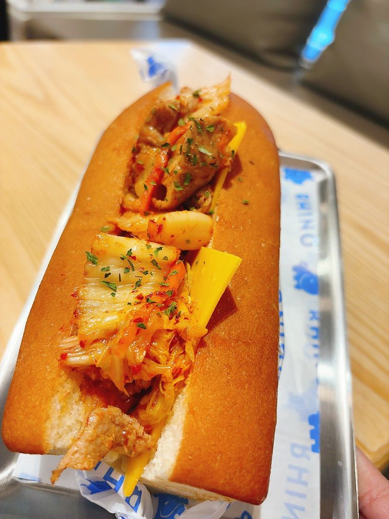 【台北車站 南陽街美食推薦】犀牛RHINO茶食文化 南陽街早午餐必吃清單:銷魂沙茶拌麵與鳳梨酥奶蓋的完美邂逅! @貝大小姐的多元心宇宙 【台北車站 南陽街美食推薦】犀牛RHINO茶食文化 南陽街早午餐必吃清單:銷魂沙茶拌麵與鳳梨酥奶蓋的完美邂逅! @貝大小姐的多元心宇宙