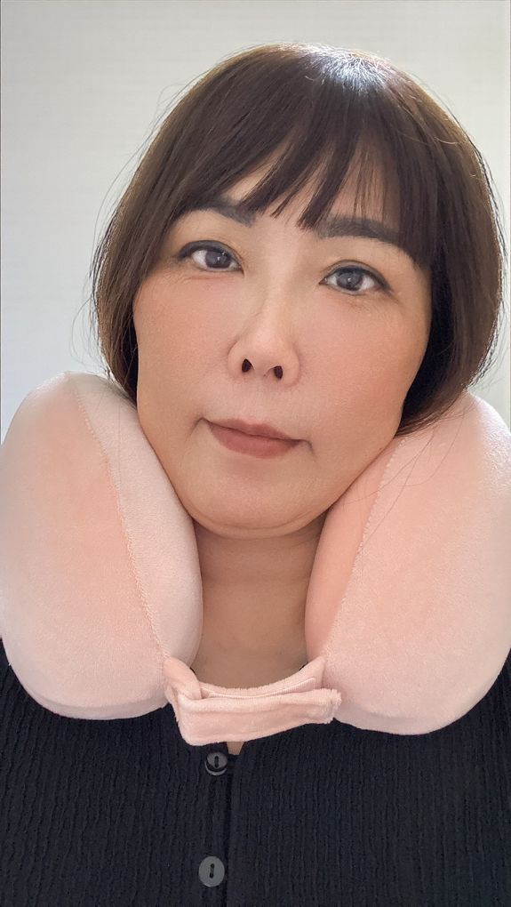 【網購旅行配件推薦】Travel Blue 新年限定極致禮盒 新年送禮不用想，頸枕收納的同時也直接收服人心！ @貝大小姐的多元心宇宙