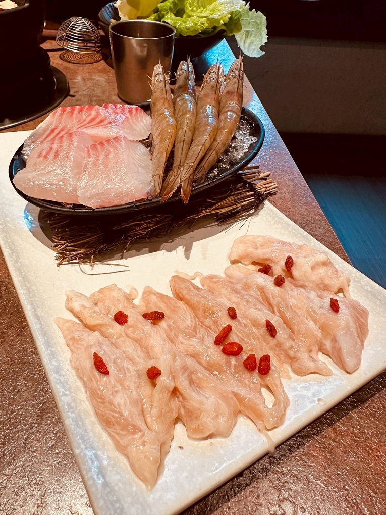 【宜蘭火鍋餐廳推薦】鼎楓寶島火鍋 旗艦店 從環境到湯頭都很可以，Google 評價 4.7 星不是假的！ @貝大小姐的多元心宇宙