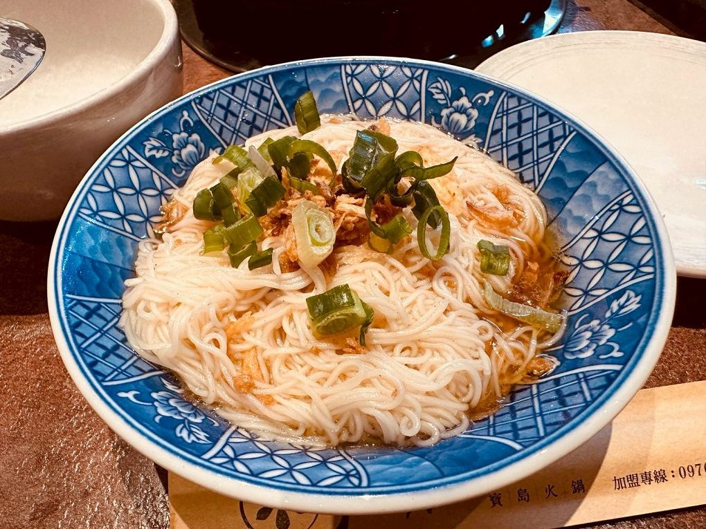 【宜蘭火鍋餐廳推薦】鼎楓寶島火鍋 旗艦店 從環境到湯頭都很可以，Google 評價 4.7 星不是假的！ @貝大小姐的多元心宇宙