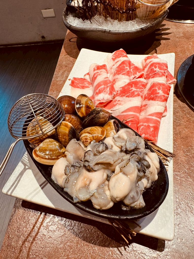 【宜蘭火鍋餐廳推薦】鼎楓寶島火鍋 旗艦店 從環境到湯頭都很可以，Google 評價 4.7 星不是假的！ @貝大小姐的多元心宇宙