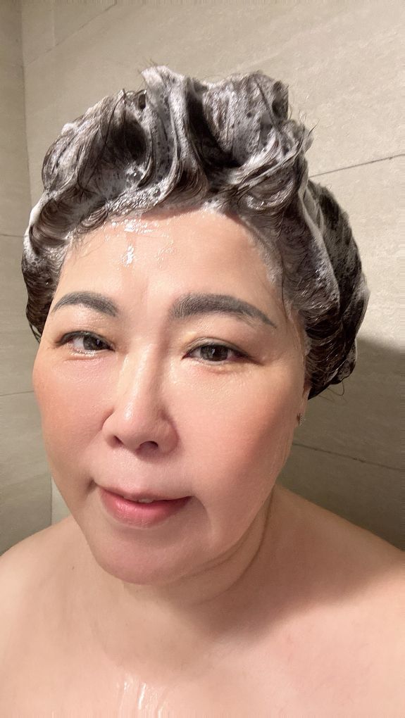 【網購 洗髮精推薦】One Heart 全新養髮系列 白茶香氛韻養洗髮精 換季頭皮救星，頭皮清爽感直接升級！ @貝大小姐的多元心宇宙