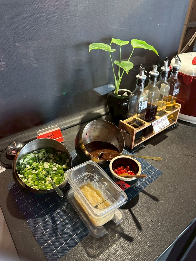 【台北內湖區 麻辣鴛鴦鍋推薦】四川龍府 火鍋界的實力派，吃一次就上癮！ @貝大小姐的多元心宇宙