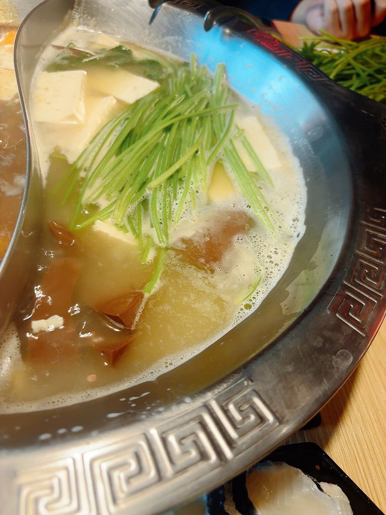 【台北內湖區 麻辣鴛鴦鍋推薦】四川龍府 火鍋界的實力派，吃一次就上癮！ @貝大小姐的多元心宇宙