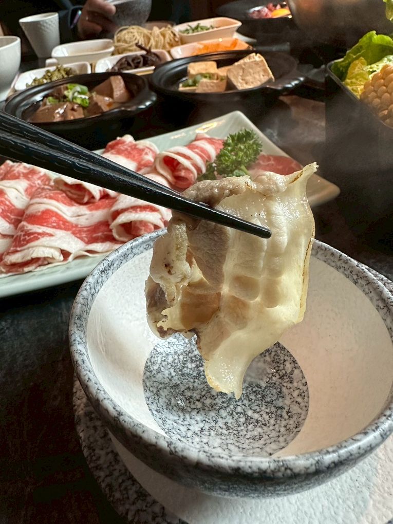 【桃園青埔 鴛鴦火鍋推薦】怎麻辣頂級鴛鴦麻辣火鍋 四宮格火鍋超滿足，火鍋控必訪！ @貝大小姐的多元心宇宙