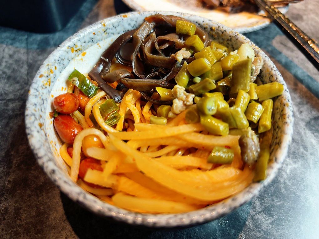 【桃園青埔 鴛鴦火鍋推薦】怎麻辣頂級鴛鴦麻辣火鍋 四宮格火鍋超滿足，火鍋控必訪！ @貝大小姐的多元心宇宙