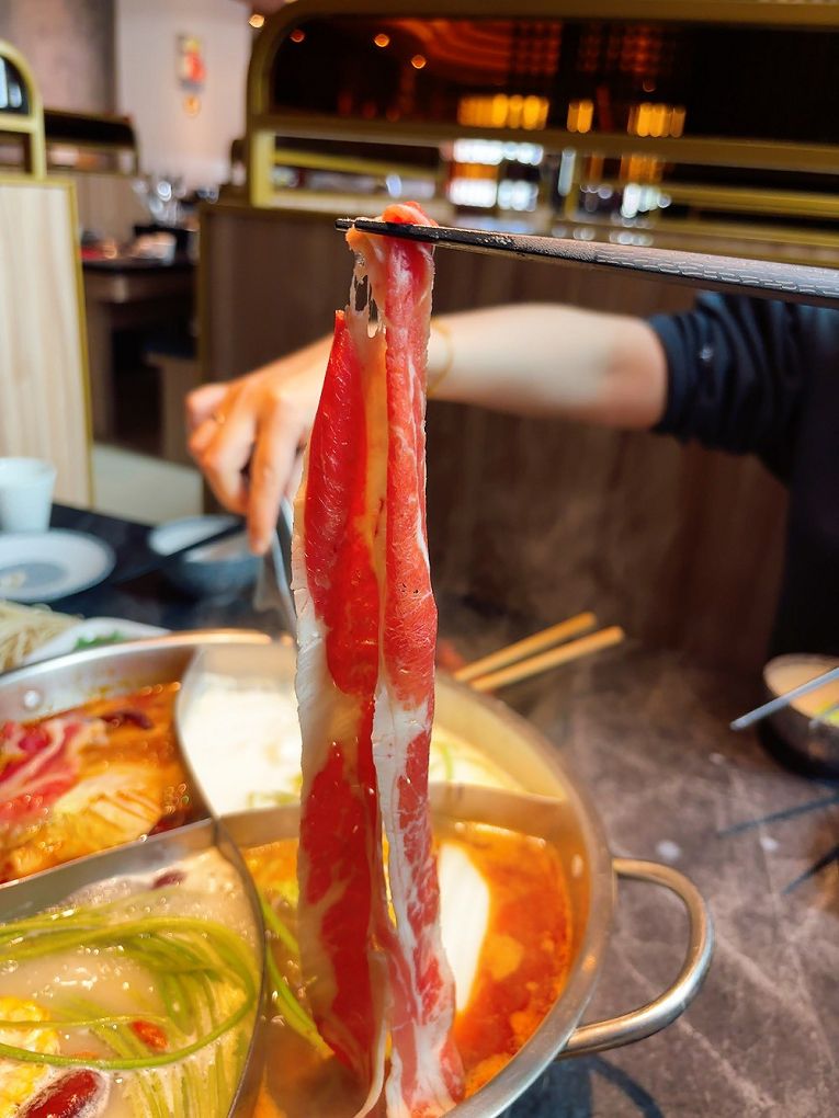 【桃園青埔 鴛鴦火鍋推薦】怎麻辣頂級鴛鴦麻辣火鍋 四宮格火鍋超滿足，火鍋控必訪！ @貝大小姐的多元心宇宙