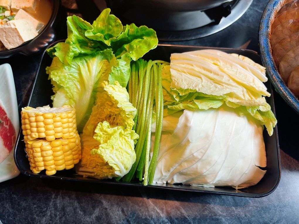 【桃園青埔 鴛鴦火鍋推薦】怎麻辣頂級鴛鴦麻辣火鍋 四宮格火鍋超滿足，火鍋控必訪！ @貝大小姐的多元心宇宙