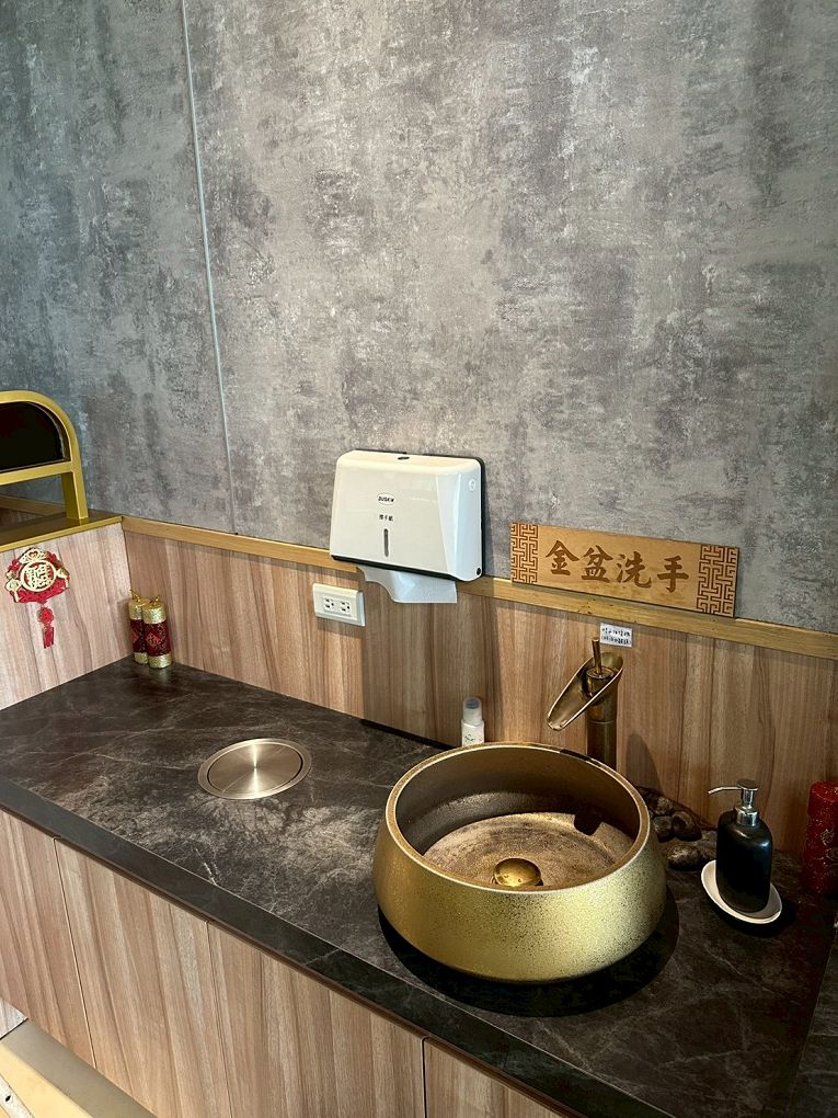 【桃園青埔 鴛鴦火鍋推薦】怎麻辣頂級鴛鴦麻辣火鍋 四宮格火鍋超滿足，火鍋控必訪！ @貝大小姐的多元心宇宙