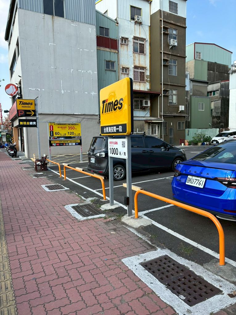 【台南中西區烤雞】吃雞會社烤雞專賣台南店 隱身台南中西區的「吃雞」聖地！酥脆雞皮及雞肉香氣太誘人！ @貝大小姐的多元心宇宙