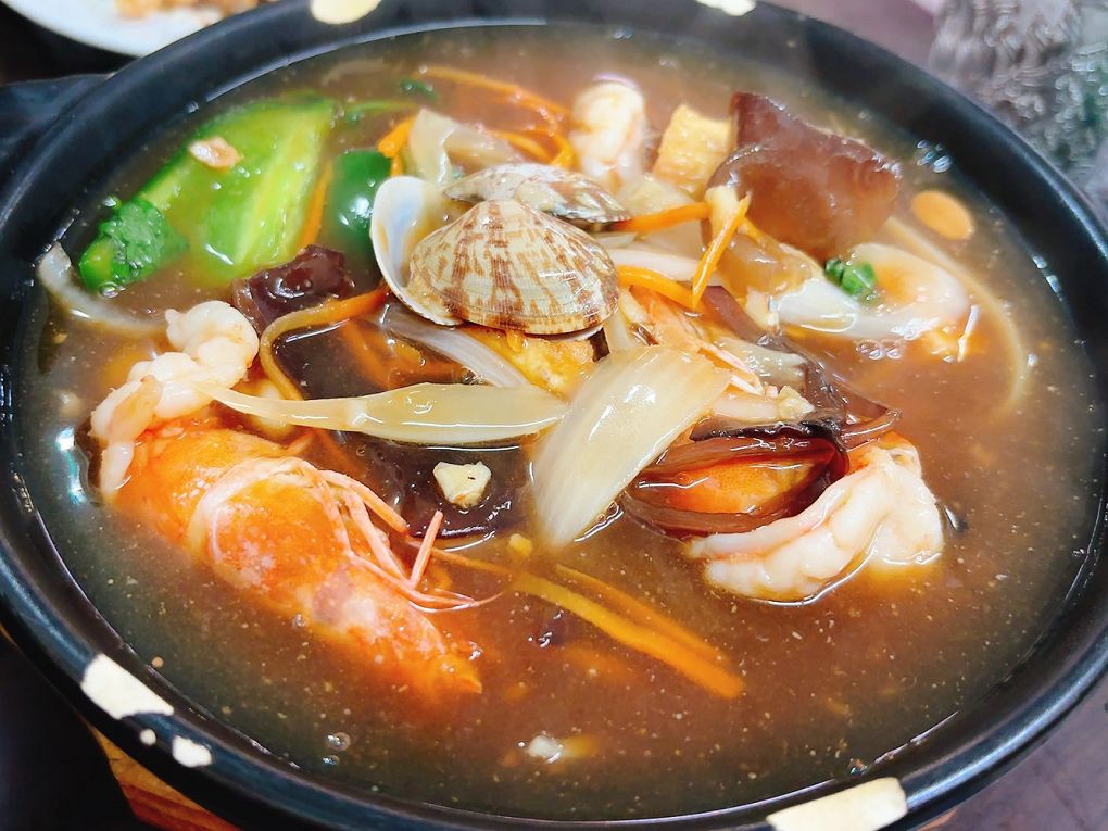 【蘆洲泰式料理推薦】夏天小館泰式料理 ครัวพี่ฟู่ 香辣過癮，每一道料理都是白飯小偷！後勁讓你忍不住再續三碗飯！ @貝大小姐的多元心宇宙