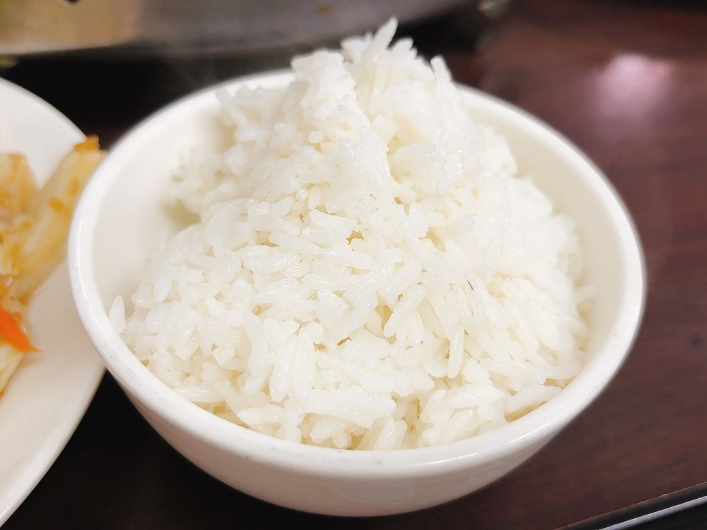 【蘆洲泰式料理推薦】夏天小館泰式料理 ครัวพี่ฟู่ 香辣過癮，每一道料理都是白飯小偷！後勁讓你忍不住再續三碗飯！ @貝大小姐的多元心宇宙