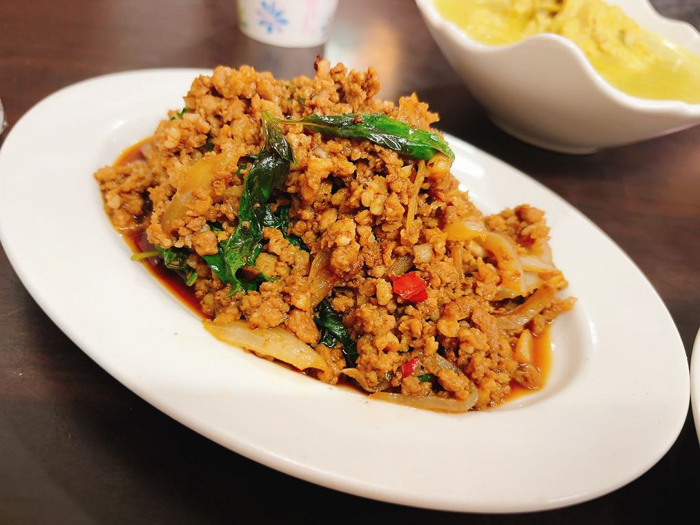 【蘆洲泰式料理推薦】夏天小館泰式料理 ครัวพี่ฟู่ 香辣過癮，每一道料理都是白飯小偷！後勁讓你忍不住再續三碗飯！ @貝大小姐的多元心宇宙