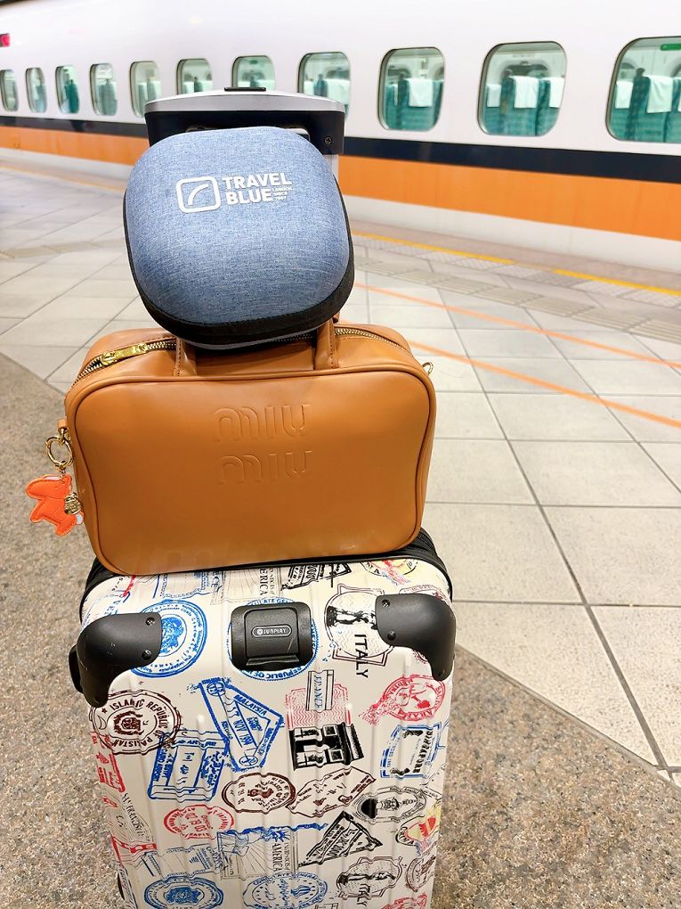 【網購旅行頸枕推薦】Travel Blue 藍旅 寧靜頸枕同色套組 「藍藍組」頸枕界的顏值擔當，實用度與質感一次滿分！ @貝大小姐的多元心宇宙