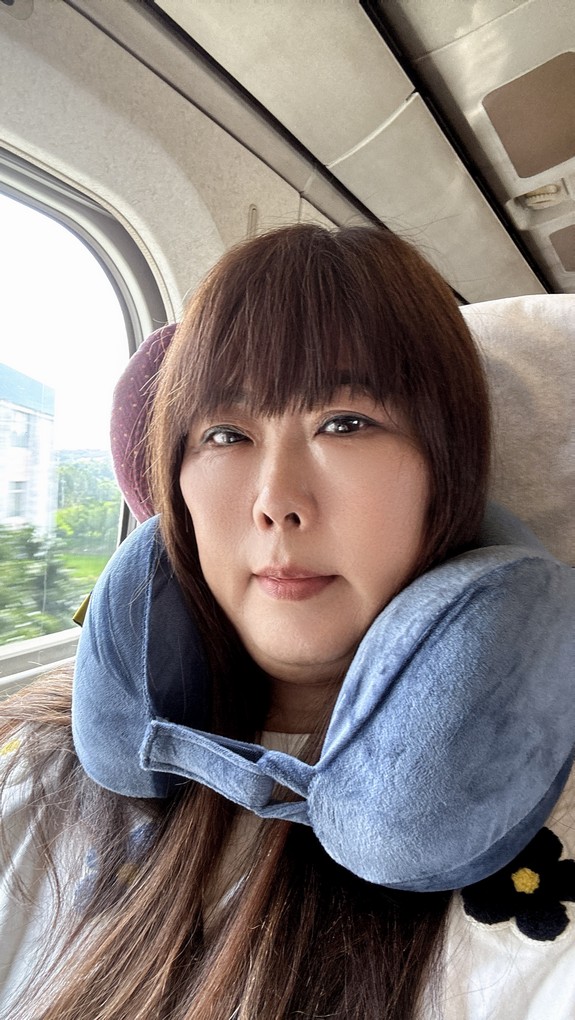【網購旅行頸枕推薦】Travel Blue 藍旅 寧靜頸枕同色套組 「藍藍組」頸枕界的顏值擔當，實用度與質感一次滿分！ @貝大小姐的多元心宇宙