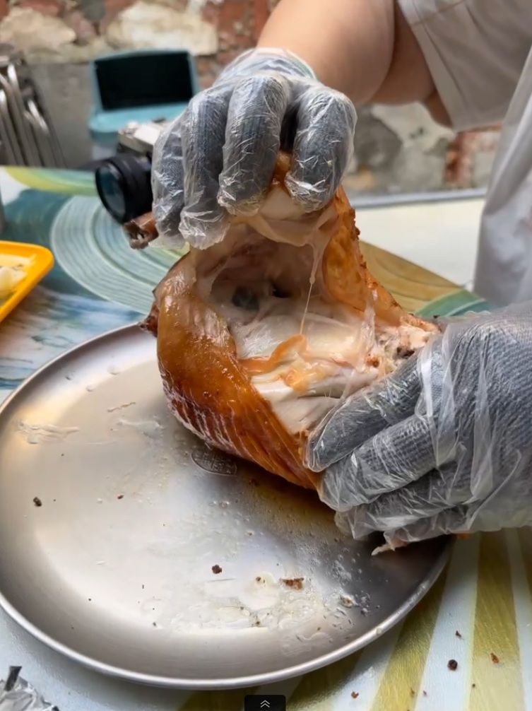 【台南中西區烤雞】吃雞會社烤雞專賣台南店 隱身台南中西區的「吃雞」聖地！酥脆雞皮及雞肉香氣太誘人！ @貝大小姐的多元心宇宙