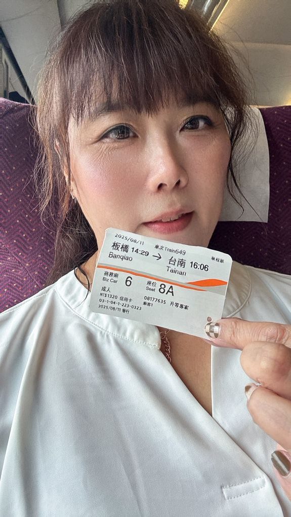 【醫美 玻尿酸淚溝眼袋療程推薦】彥靚診所 黃政達醫師  眼下微調小心機，讓我拍照更有自信！ @貝大小姐的多元心宇宙