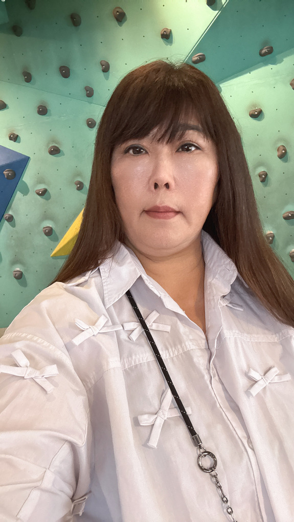 【醫美 玻尿酸淚溝眼袋療程推薦】彥靚診所 黃政達醫師  眼下微調小心機，讓我拍照更有自信！ @貝大小姐的多元心宇宙