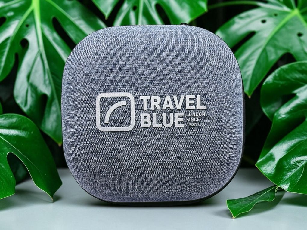 【網購頸枕收納盒推薦】Travel Blue 頸枕收納盒 頸枕終於有家了，旅行收納不再亂七八糟！ @貝大小姐的多元心宇宙