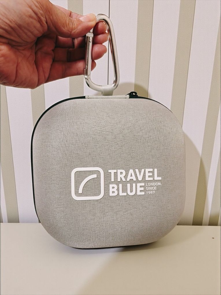 【網購頸枕收納盒推薦】Travel Blue 頸枕收納盒 頸枕終於有家了，旅行收納不再亂七八糟！ @貝大小姐的多元心宇宙
