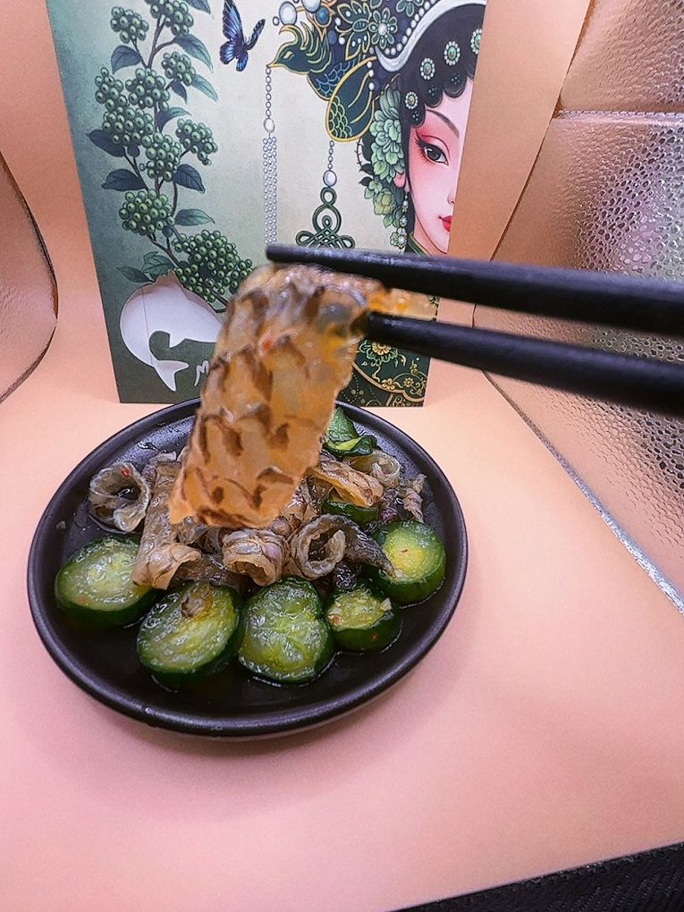 【網購冷凍即食涼拌菜推薦】嶼夜 青花椒魚皮、琥珀鵪鶉、泰式海香菇 懶得下廚也能吃好料，冷凍即食涼拌菜一次滿足！ @貝大小姐的多元心宇宙