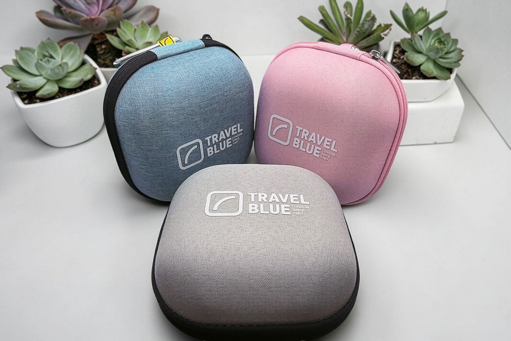 【網購頸枕收納盒推薦】Travel Blue 頸枕收納盒 頸枕終於有家了，旅行收納不再亂七八糟！ @貝大小姐的多元心宇宙