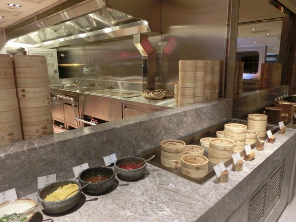 @新莊美食@ 品花苑自助式餐廳 讓你吃遍全世界! @貝大小姐的多元心宇宙