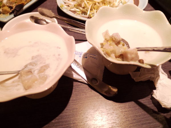 【台中 南屯區】 很越南宮廷料理 &#8211; 你一定沒吃過的帽子鍋！（歇業中） @貝大小姐的多元心宇宙