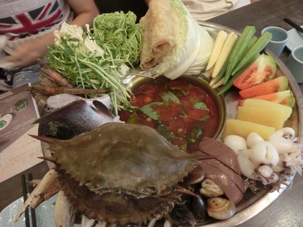 【台中 南屯區】 很越南宮廷料理 &#8211; 你一定沒吃過的帽子鍋！（歇業中） @貝大小姐的多元心宇宙