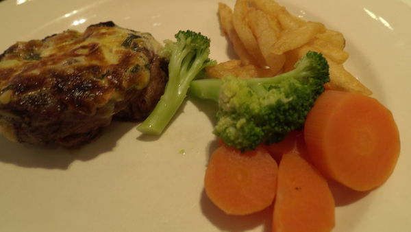 【新北市 板橋站】法樂琪Salad Steak House @貝大小姐的多元心宇宙