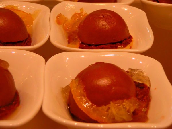 【高雄 中央公園站】 漢來大飯店 海港自助餐廳 @貝大小姐的多元心宇宙