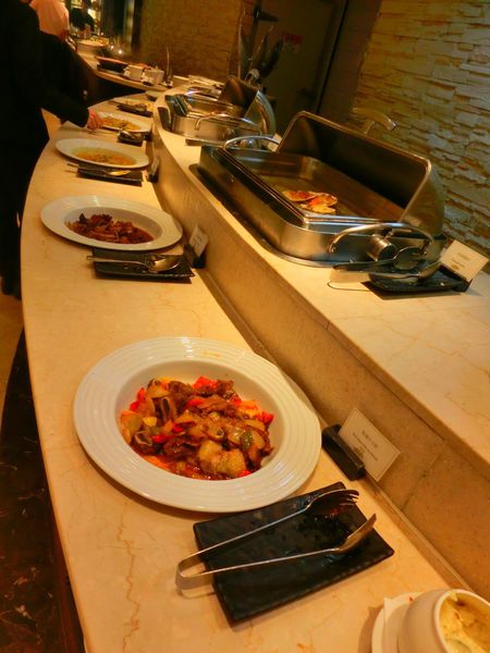 【高雄 中央公園站】 漢來大飯店 海港自助餐廳 @貝大小姐的多元心宇宙