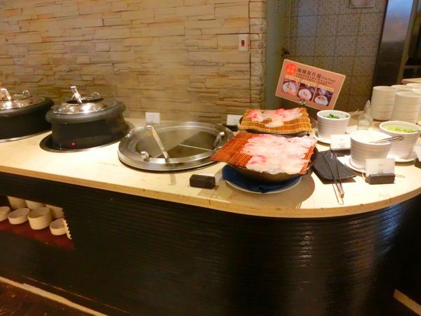 【高雄 中央公園站】 漢來大飯店 海港自助餐廳 @貝大小姐的多元心宇宙