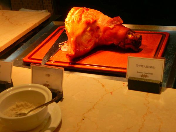 【高雄 中央公園站】 漢來大飯店 海港自助餐廳 @貝大小姐的多元心宇宙