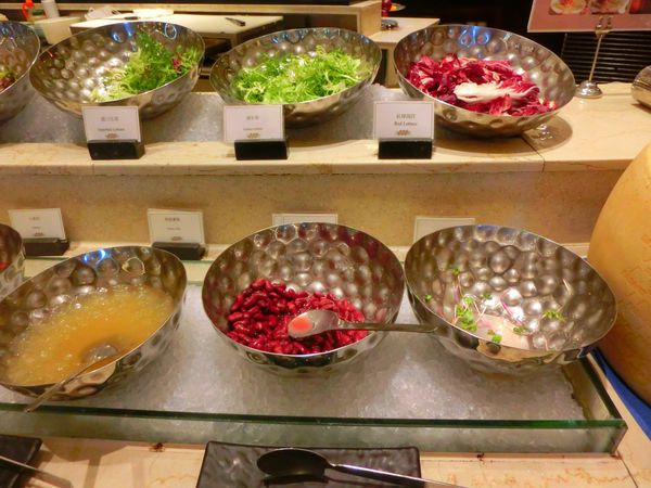 【高雄 中央公園站】 漢來大飯店 海港自助餐廳 @貝大小姐的多元心宇宙