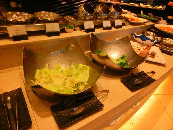 【高雄 中央公園站】 漢來大飯店 海港自助餐廳 @貝大小姐的多元心宇宙