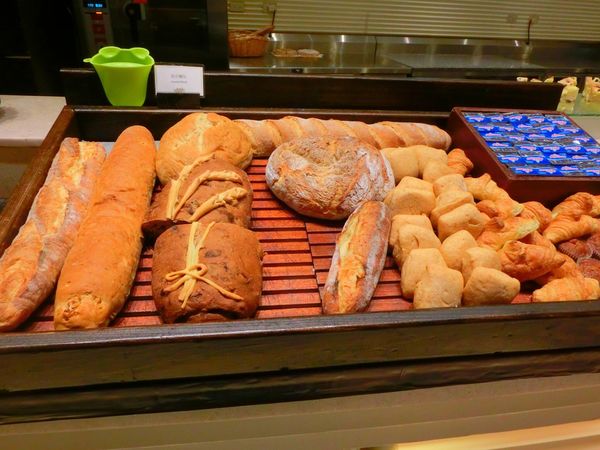 【高雄 中央公園站】 漢來大飯店 海港自助餐廳 @貝大小姐的多元心宇宙